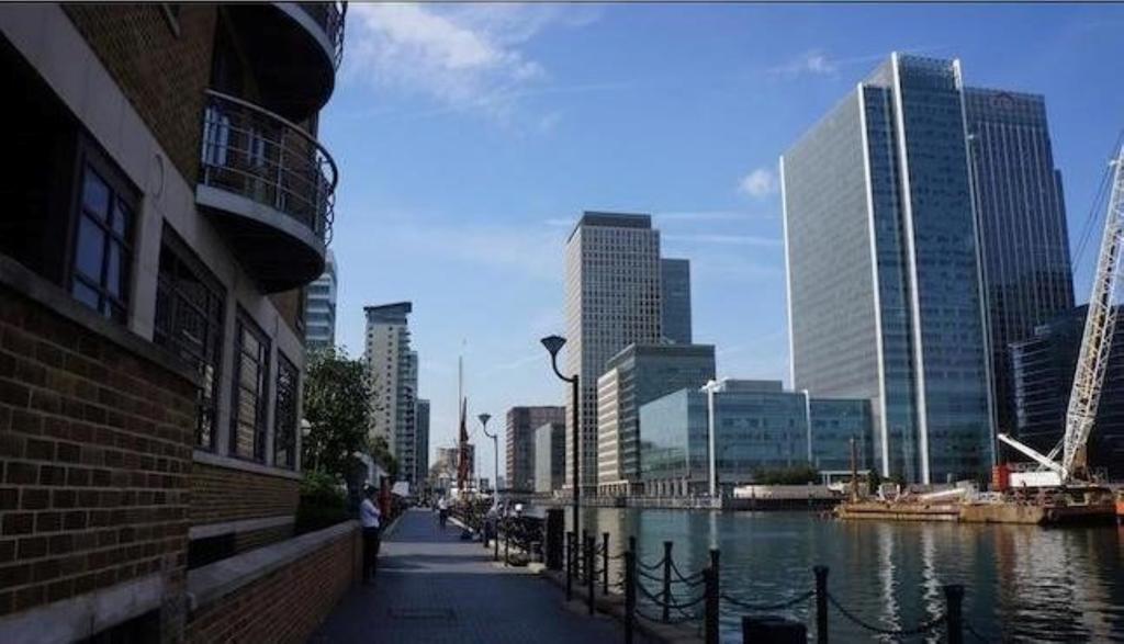 Apartment Wharf - Meridian Place Londra Dış mekan fotoğraf